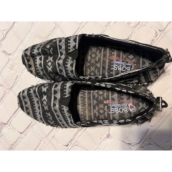 Bobs Womens Size 9 Canvas Slip On Shoe Black Dot Print Southwestern Aztec Tribal - Picture 7 of 10